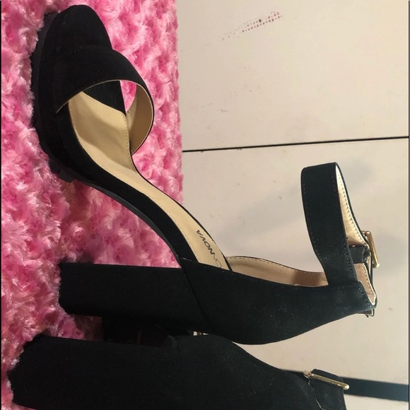 Shoes - Picture 4 of 4